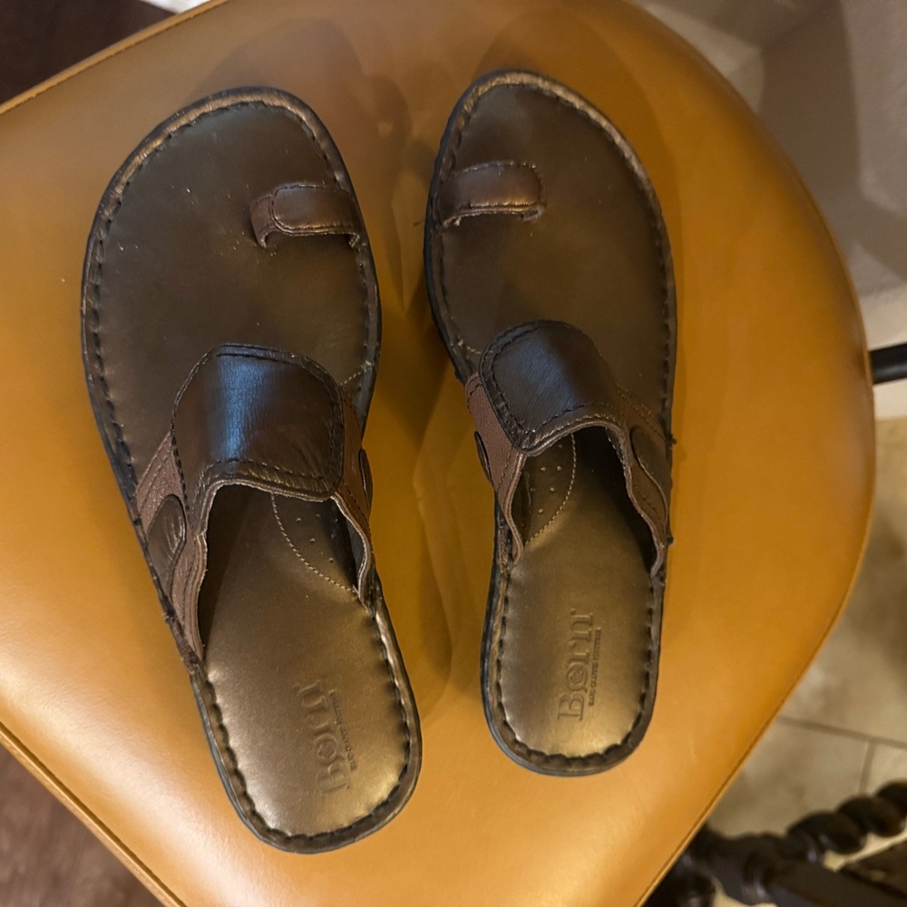 Born sandal